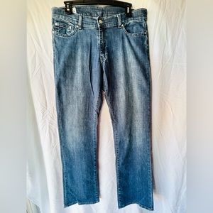 Lacoste straight leg med wash Euro sz 42 (30 x 33)